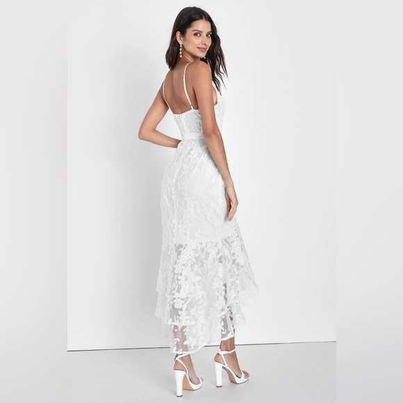 NWOT Lulus Forever Fanciful White Floral Embroidered High-Low Midi Dress Size S - Picture 4 of 12